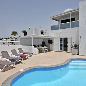https://villa-zonzamas.in-canary-islands.com