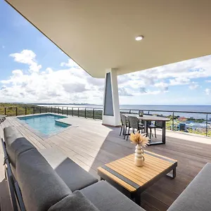 Villa Coral Estate Holidays, Willibrordus